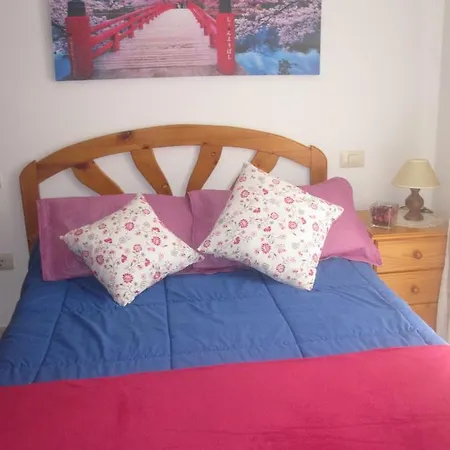 洛斯瑟罗斯卡斯科公寓，邻近加拉奇科 公寓 *