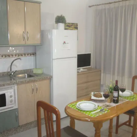 洛斯瑟罗斯卡斯科公寓，邻近加拉奇科 * 洛斯瑟罗斯